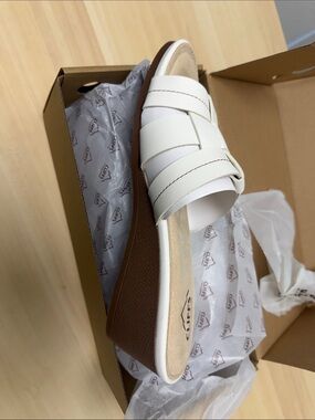 Cliffs by WHITE MOUNTAIN White and Brown Wedge Slide Sandals